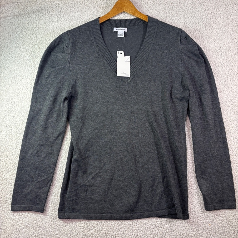Allison + Zoe Women’s XL Gray V-Neck Long Sleeve Lightweight Sweater NWT